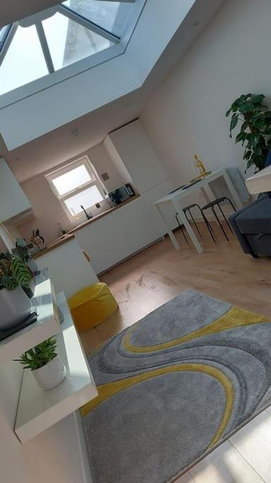 1 Bedroom Modern Duplex Southampton Exterior photo